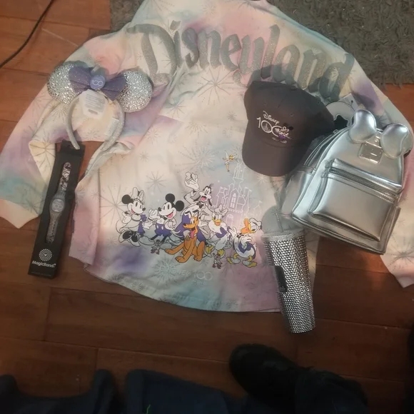 Disney | Bags | Nwt Minnie Mouse Disney0 Loungefly Mini  display picture 2